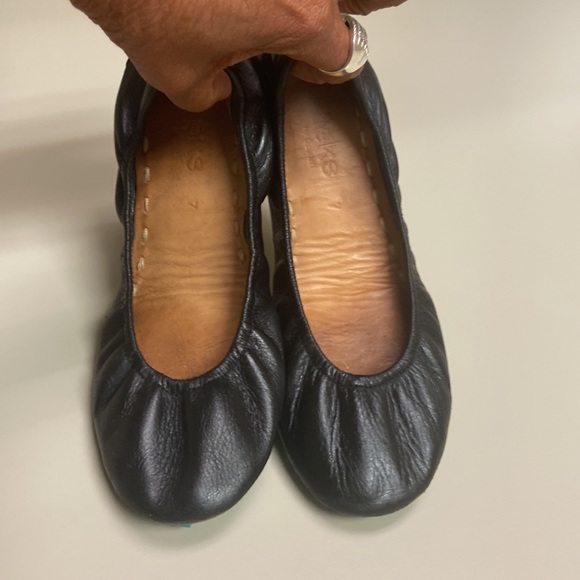 89. Tieks Ballerina Flats sz 7 - Picture 4 of 12